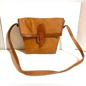 Vintage  vinyl  leather Elegant brown Leather crossbody Bag